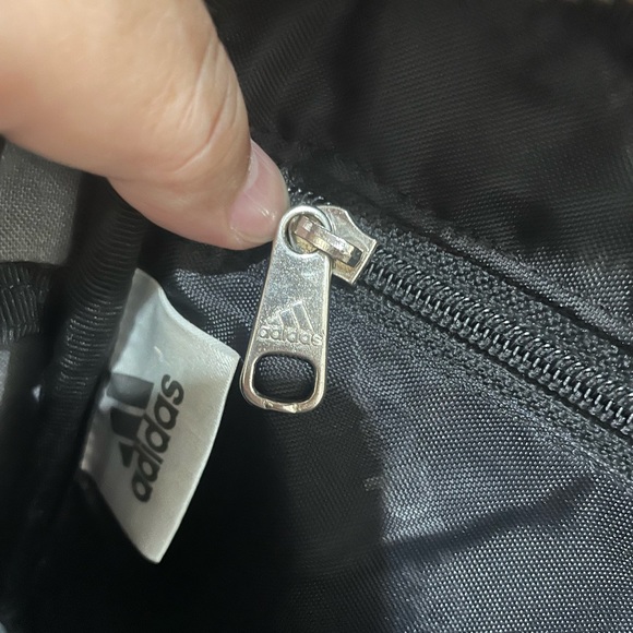 Adidas messenger bag. Condition 10/10. Used - Picture 5 of 9